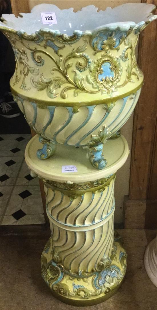 Ceramic jardiniere on stand (AF)(-)